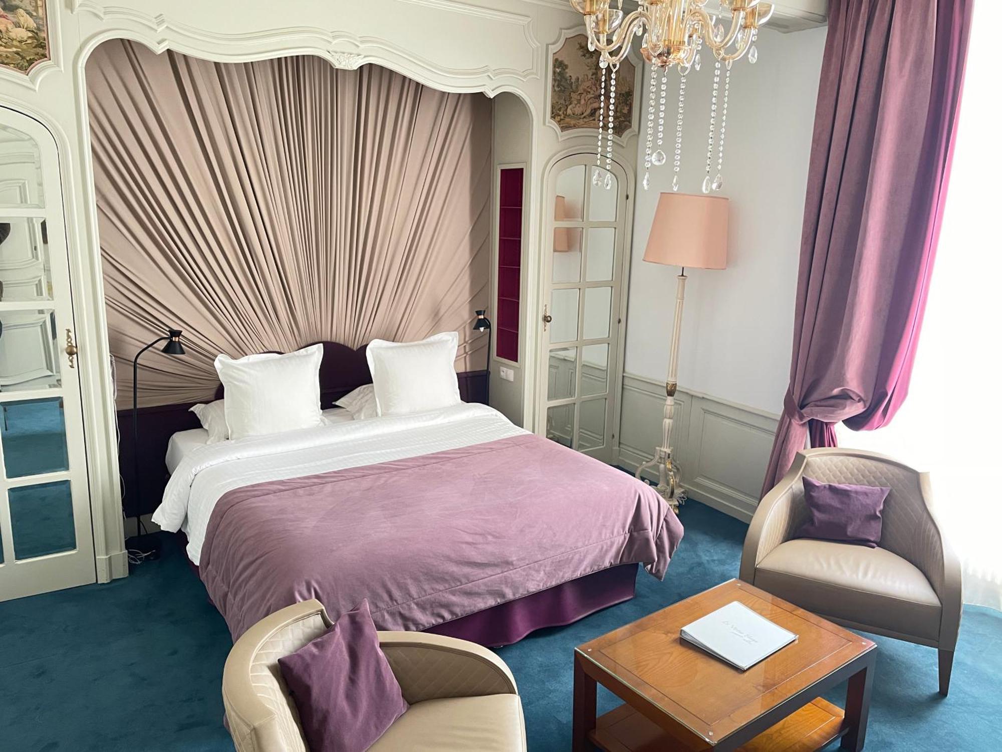Hôtel Victor Hugo Pontorson Buitenkant foto