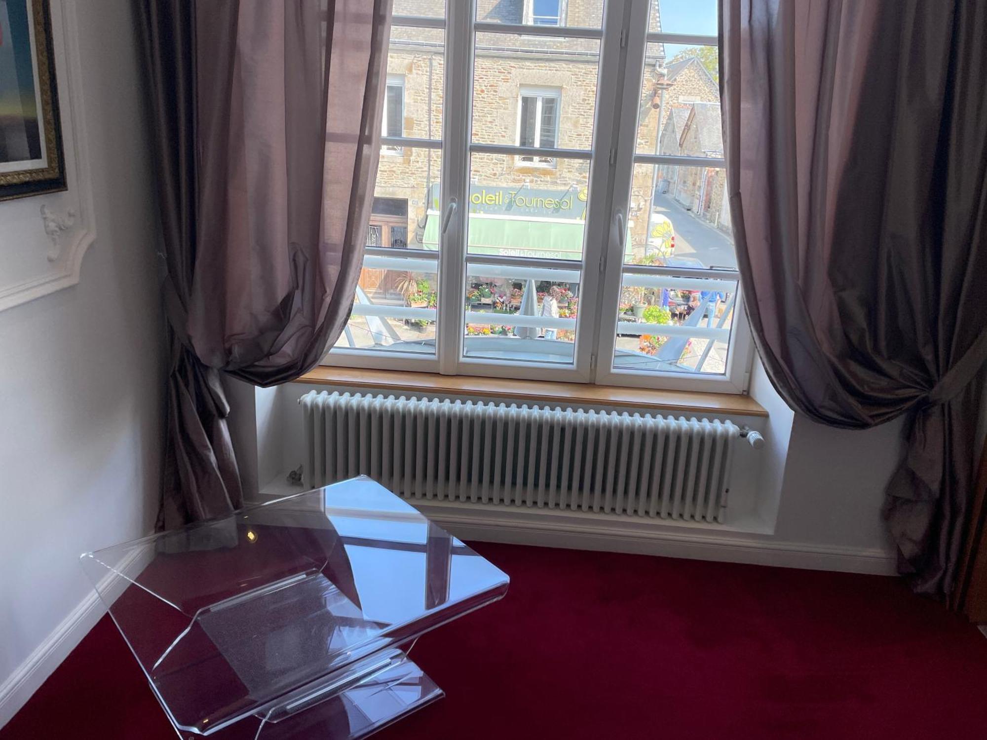 Hôtel Victor Hugo Pontorson Buitenkant foto