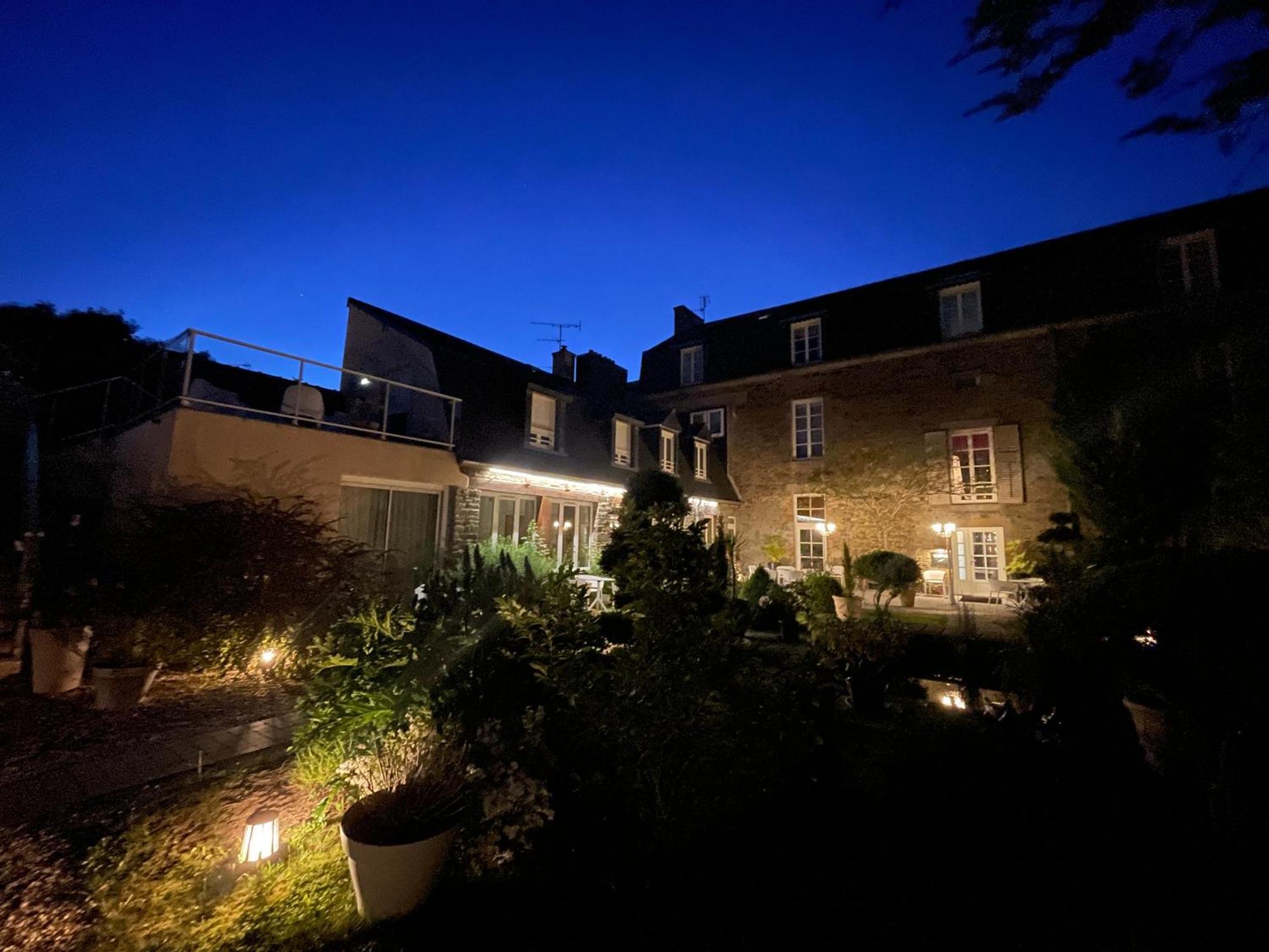 Hôtel Victor Hugo Pontorson Buitenkant foto