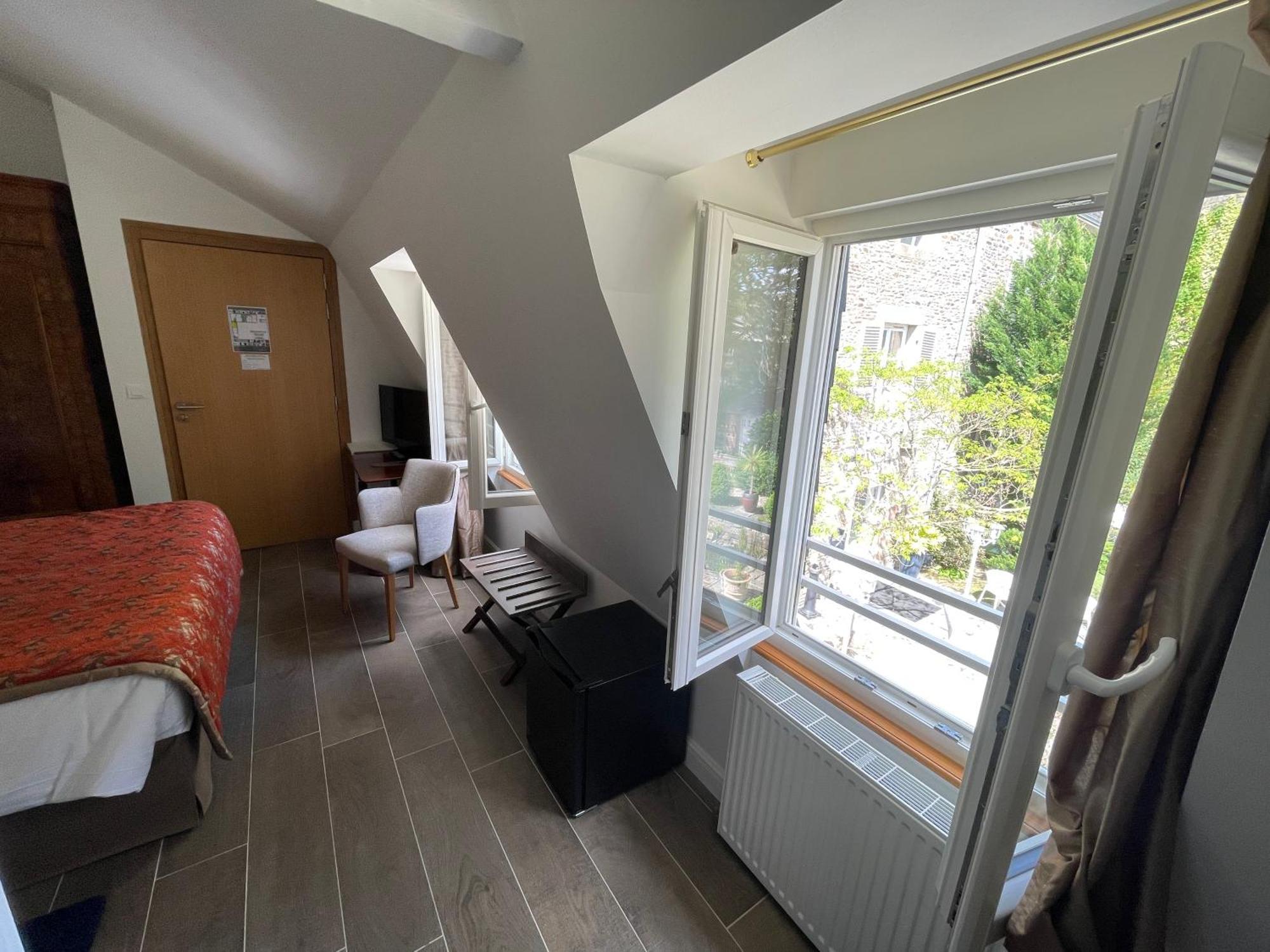 Hôtel Victor Hugo Pontorson Buitenkant foto