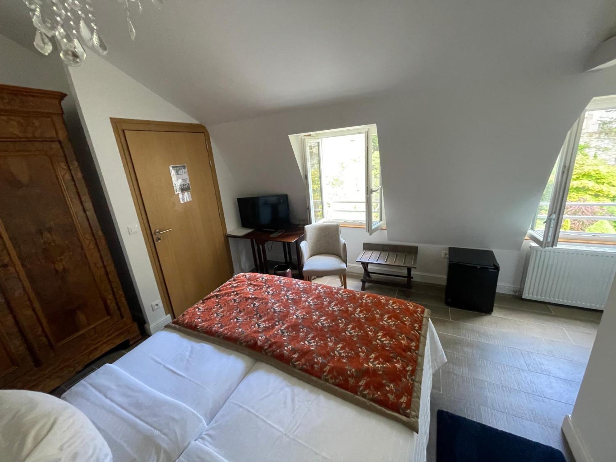 Hôtel Victor Hugo Pontorson Buitenkant foto