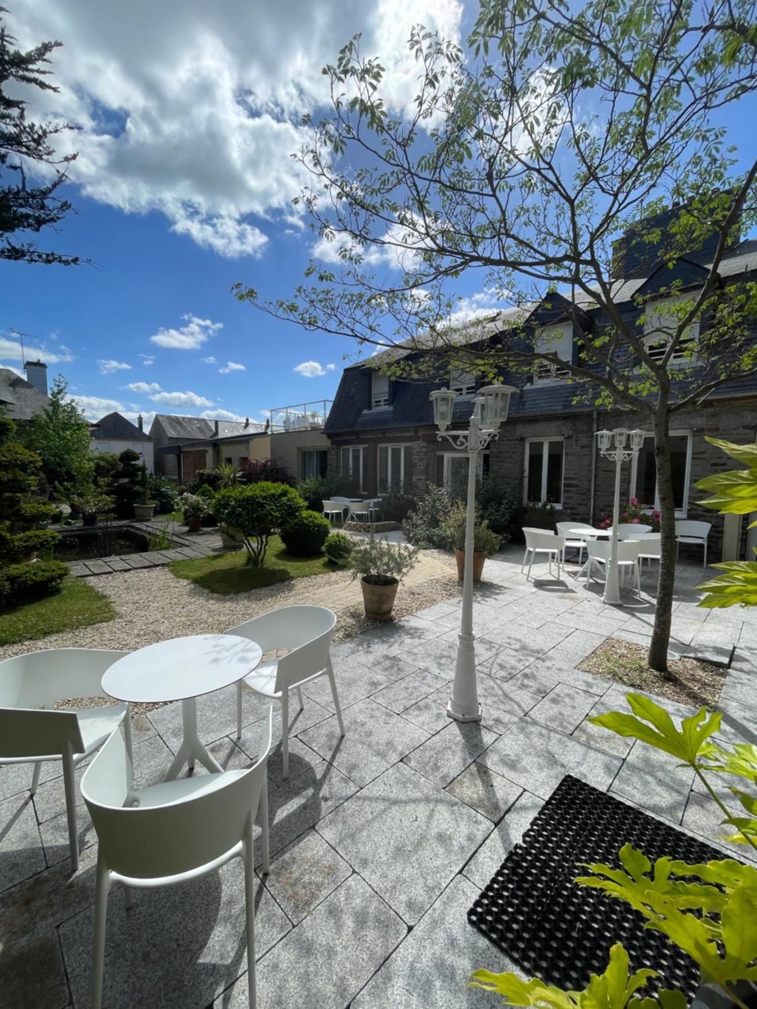 Hôtel Victor Hugo Pontorson Buitenkant foto